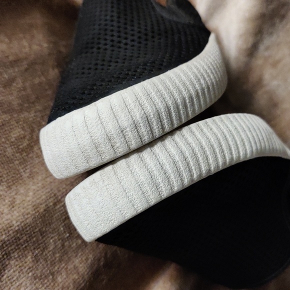 Frye Black Camille Leather Perforated Slip On Shoe, Size 8 - Picture 6 of 15